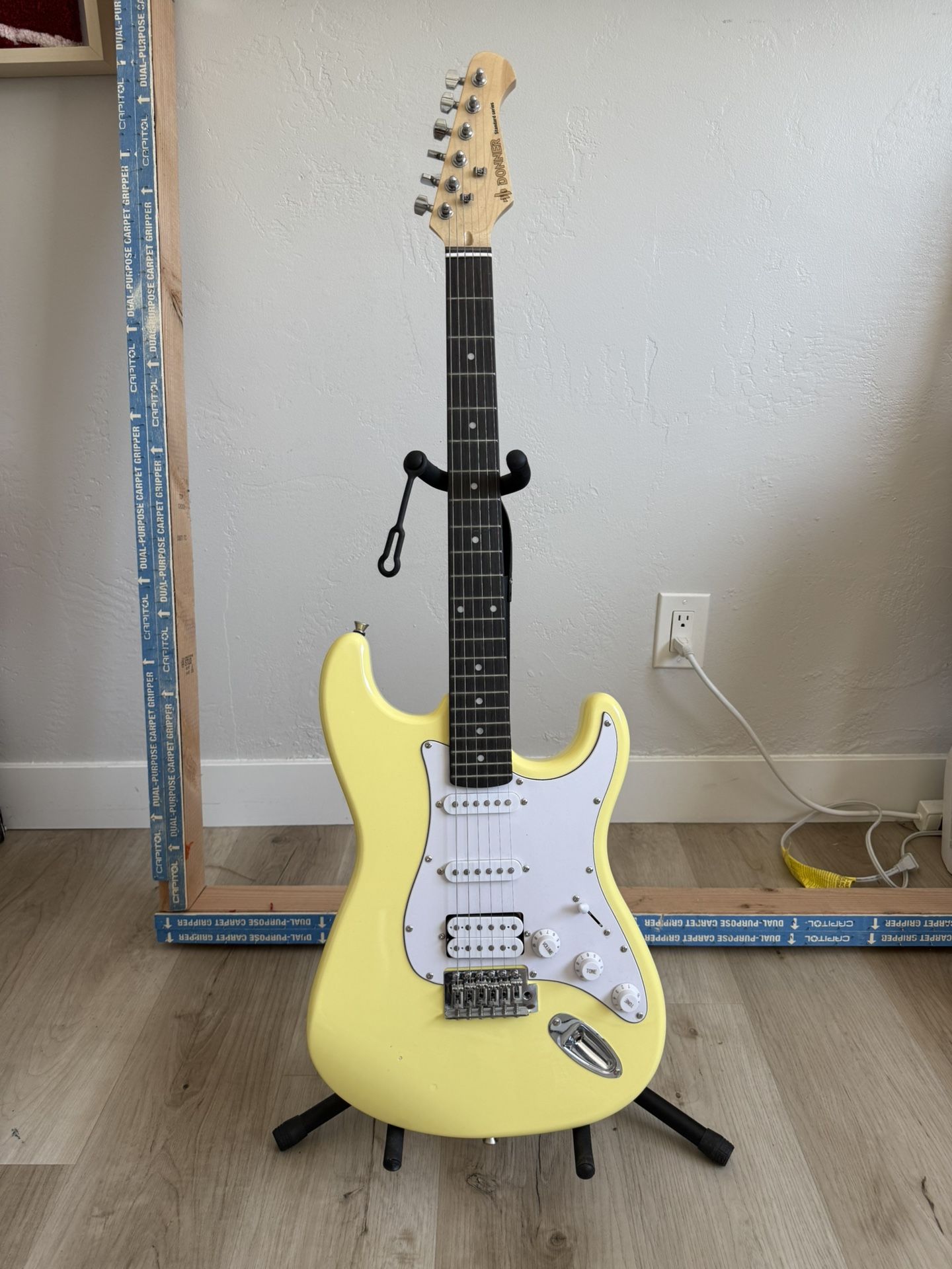 Yellow Donner Stratocaster