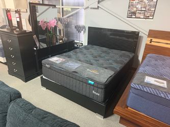 Perfect bedroom set! Easy financing! 👏💜✨