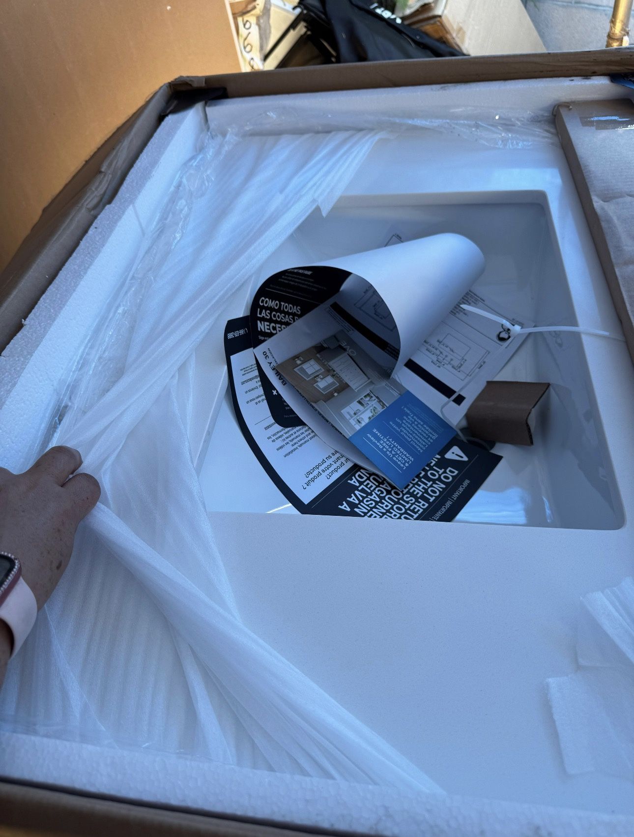 OVE Decors Bailey 30 in. Freestanding Sahara Birch Bath Vanity with White Quartz Top and Matte Black Hardware