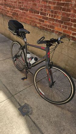 Specialize Sirrus Comp road bike
