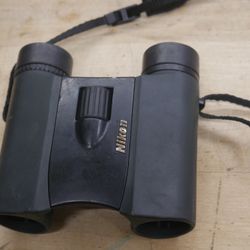 nikon 8x25 binoculars pre owned 877688-1 