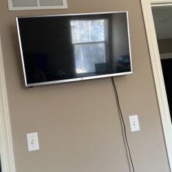 LG 27in Smart TV