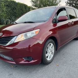 2011 Toyota Sienna