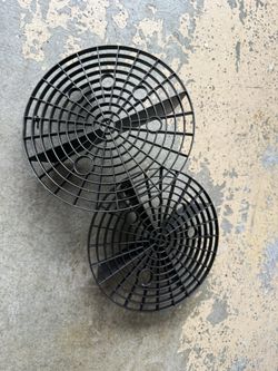Pair Of Bucket Dirt Trap/grate
