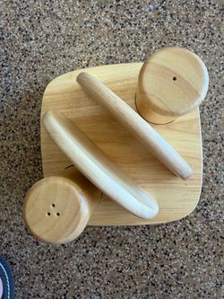 3-Piece Wooden Napkin Holder with Matching Salt and Pepper Shakers