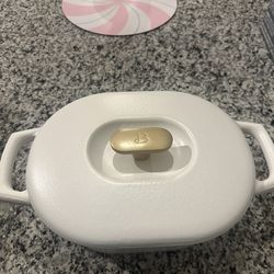 Drew Barrymore Beauty 6 Quart Dutch Oven