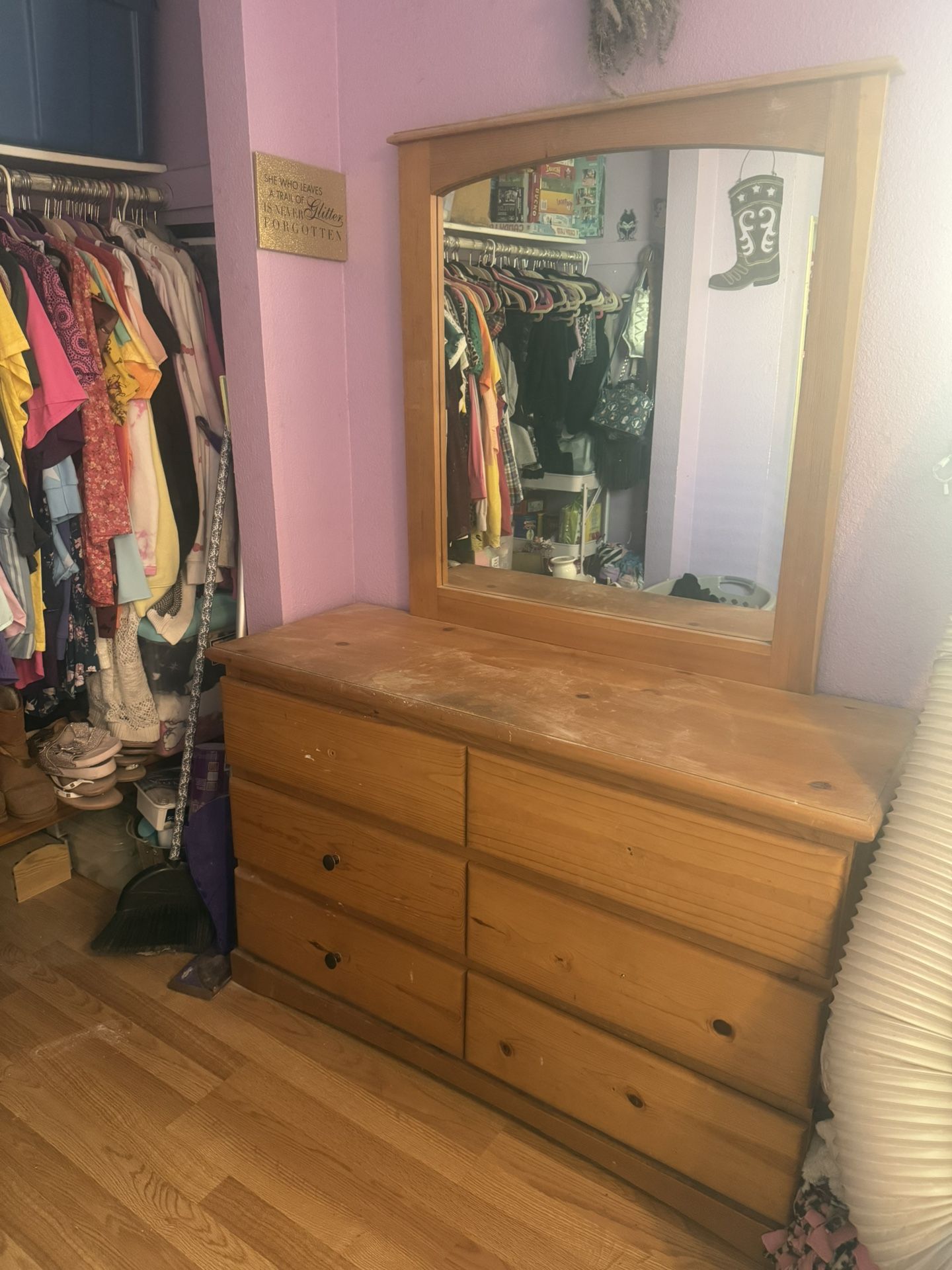 6 Drawer Wood Dresser With Mirror