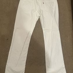 White Levi’s Pants 