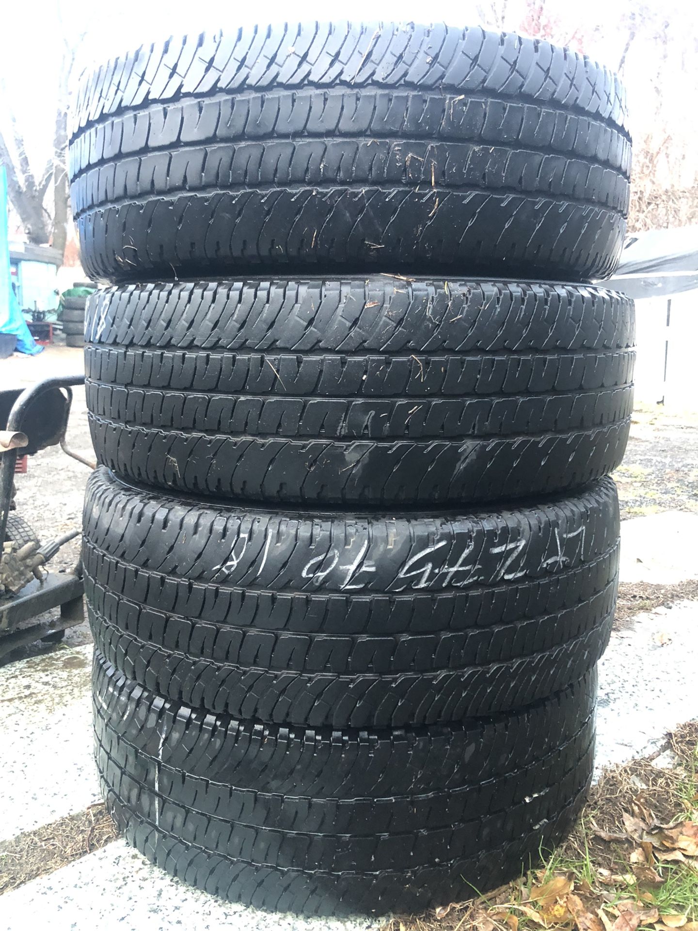 Full Set Tires LT 275 70 18