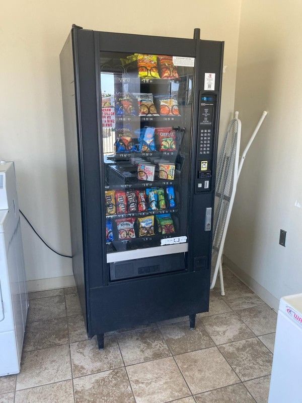 Soda And Snack Vending Machine With Location