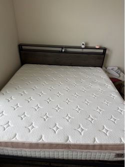 Like New King Mattress – Used Only 2 Months