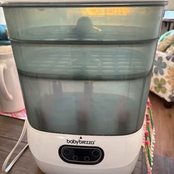 Baby Brezza sterilizer/dryer