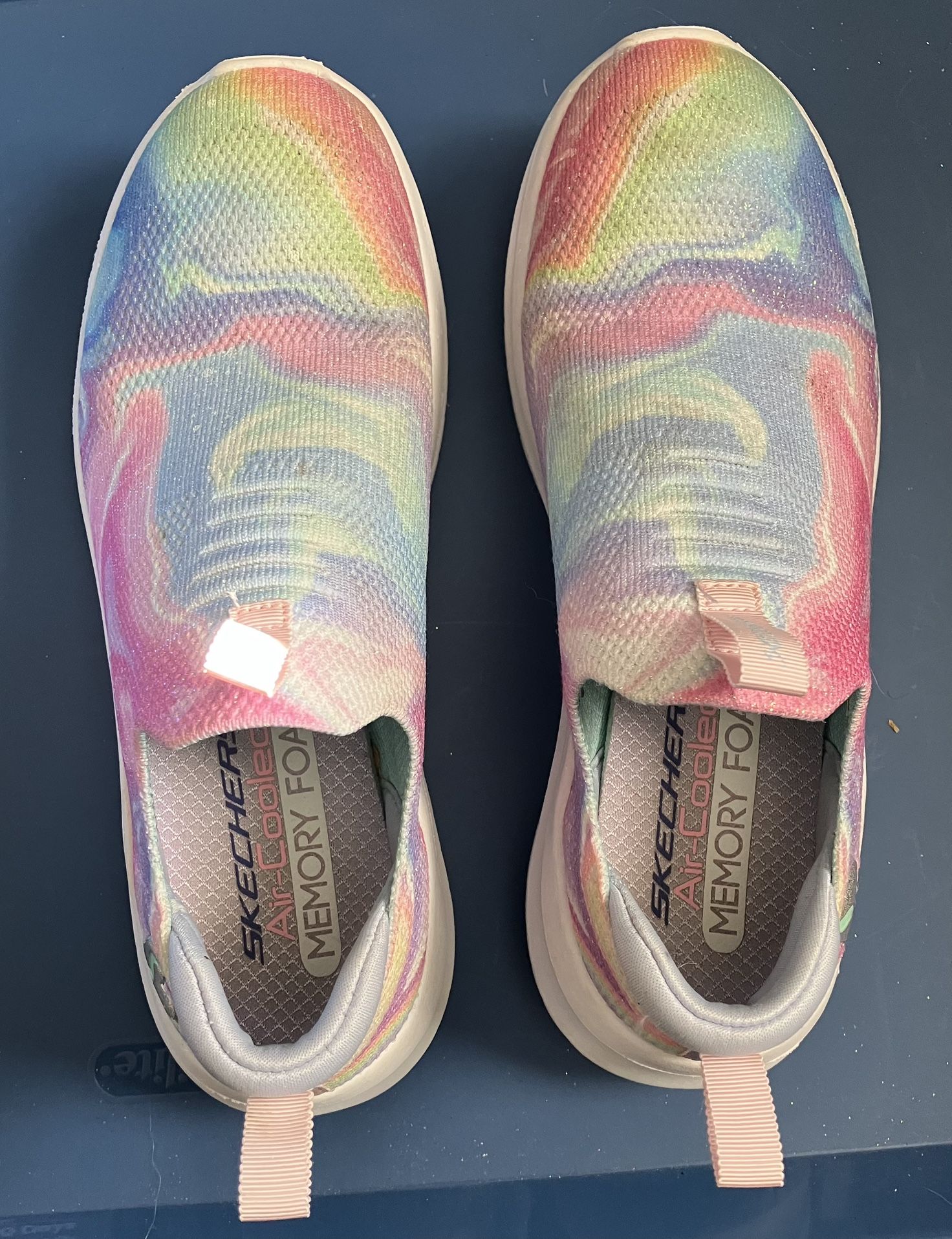 Sketchers Shoes