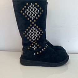 UGG Avondale Black suede w/ Studs Size 7