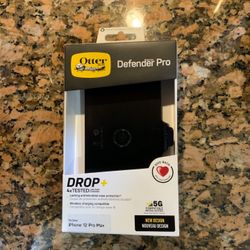 iPhone Pro Max 12, 13, 14, 15, 16 Otter Box Hardshell Case With Clip