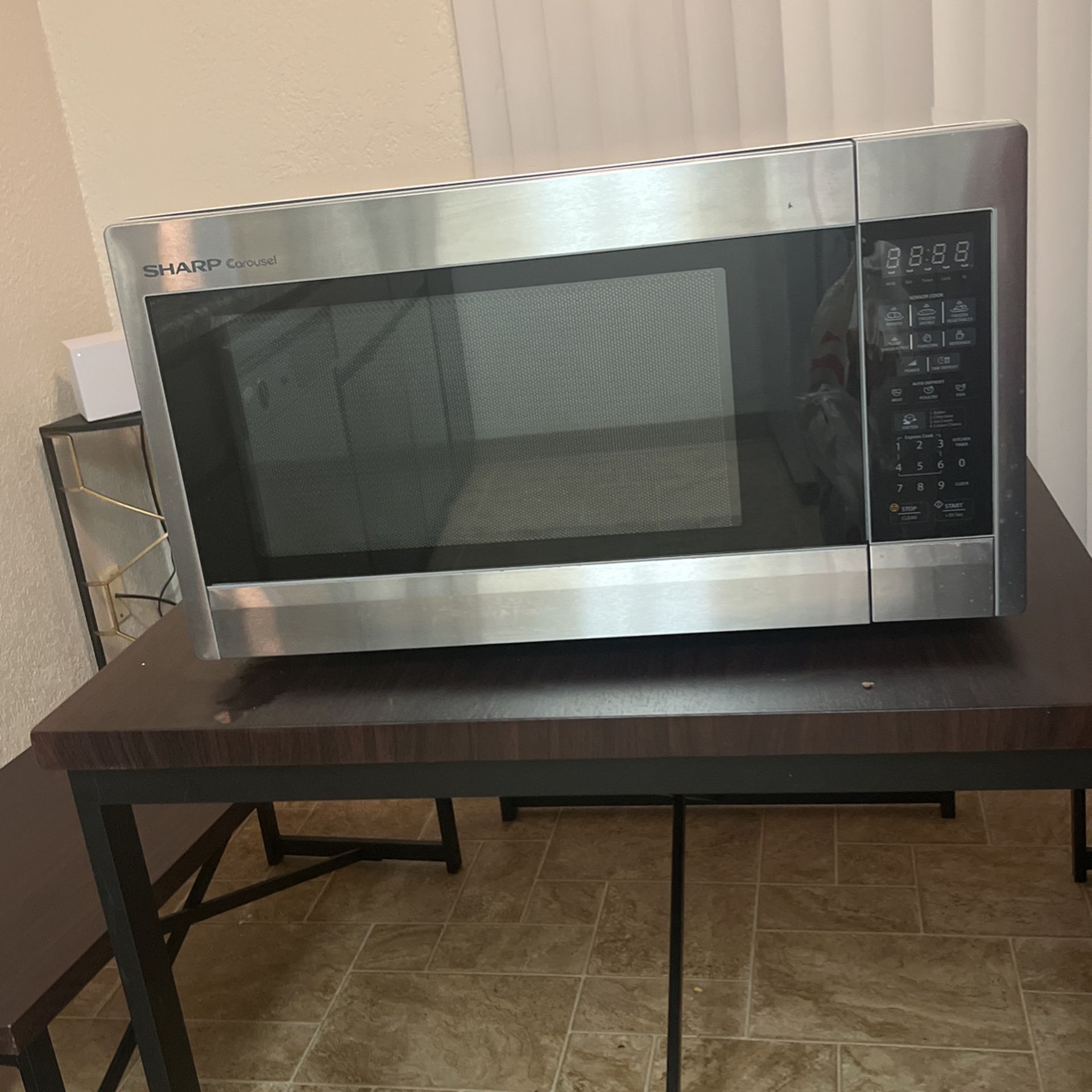 Sharp Carousel Microwave 