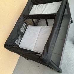 4moms Playpen W/ Change Table