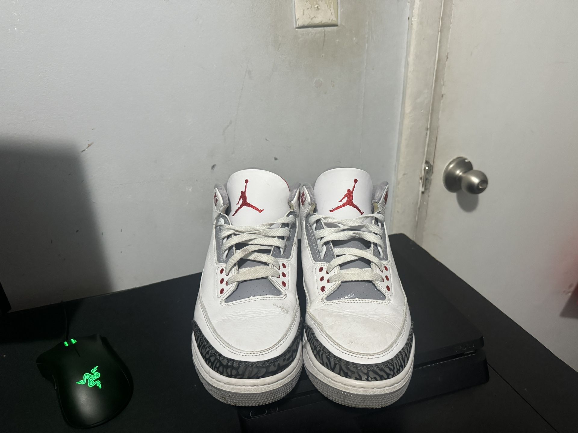 Men’s air jordan 3’s- Men’s size 10.5