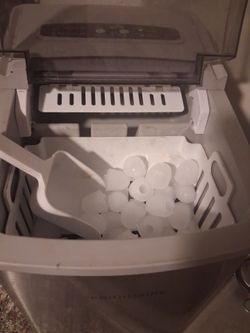 Mini ice maker
