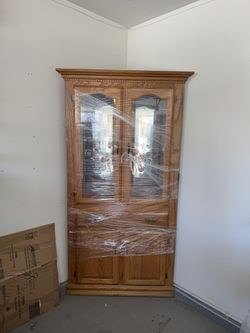 Corner Hutch