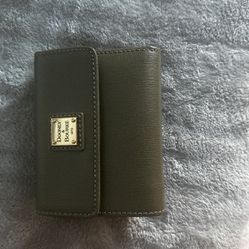 Dooney And Bourke Wallet 