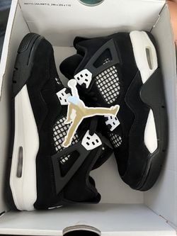 Jordan 4s