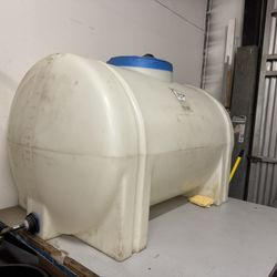 300 Gallon Chemtainer Horizontal Leg Tank – Heavy Duty