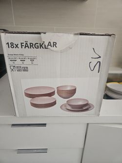 Very nice dinnerware set