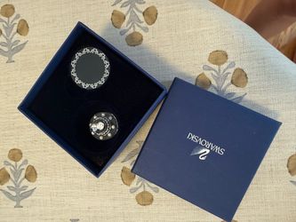 Swarovski Limited Edition, Rare, Wedding Cake 995052. Retired 2010.
