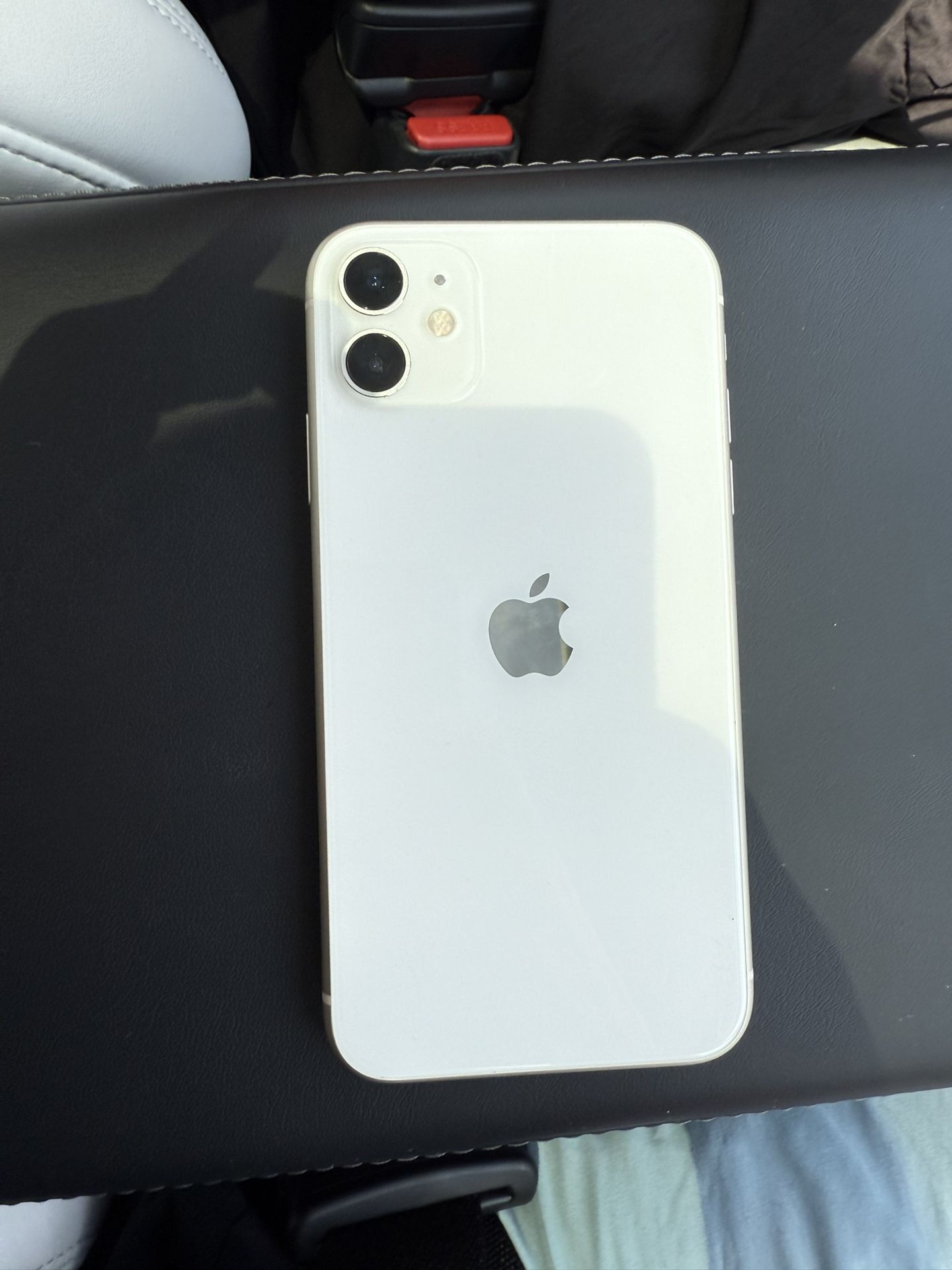 iPhone 11 Unlocked 64Gb