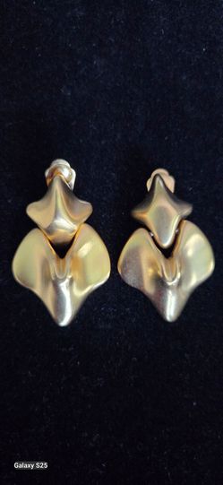 Vintage 80's Essex dangle clip on earrings, 2"