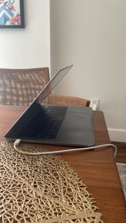 13 inch mid 2017 MacBook Pro - for parts or if you repair video cable
