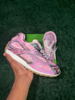 Pink Bottegas