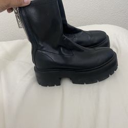 Guess boots