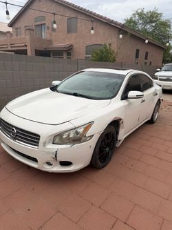 Nissan maxima