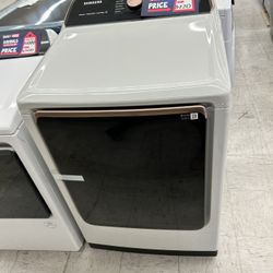 NEW SAMSUNG DRYER 