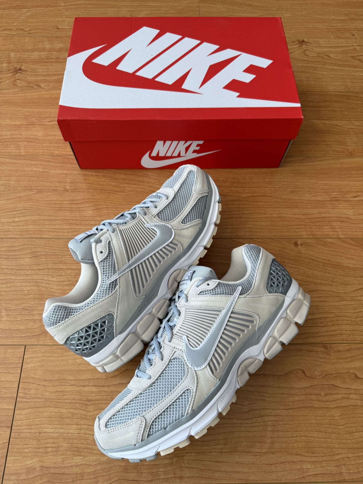 NEW Nike Air Zoom Vomero 5 Light Orewood Brown (2025) Men’s Size 12