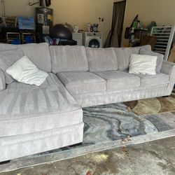 FREE DELIVERY 🚚 - Beautiful Light Grey Sofa Sectional