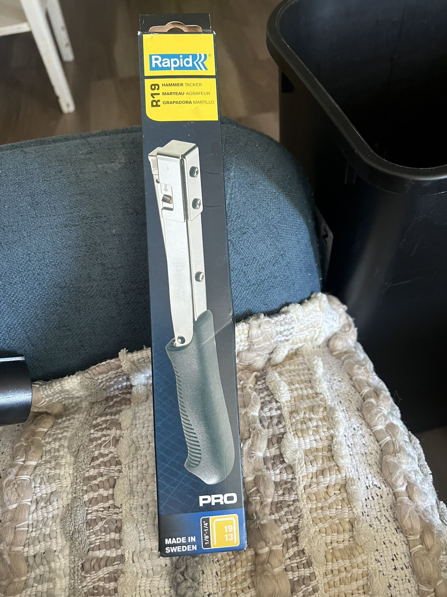 Hammer Tacker