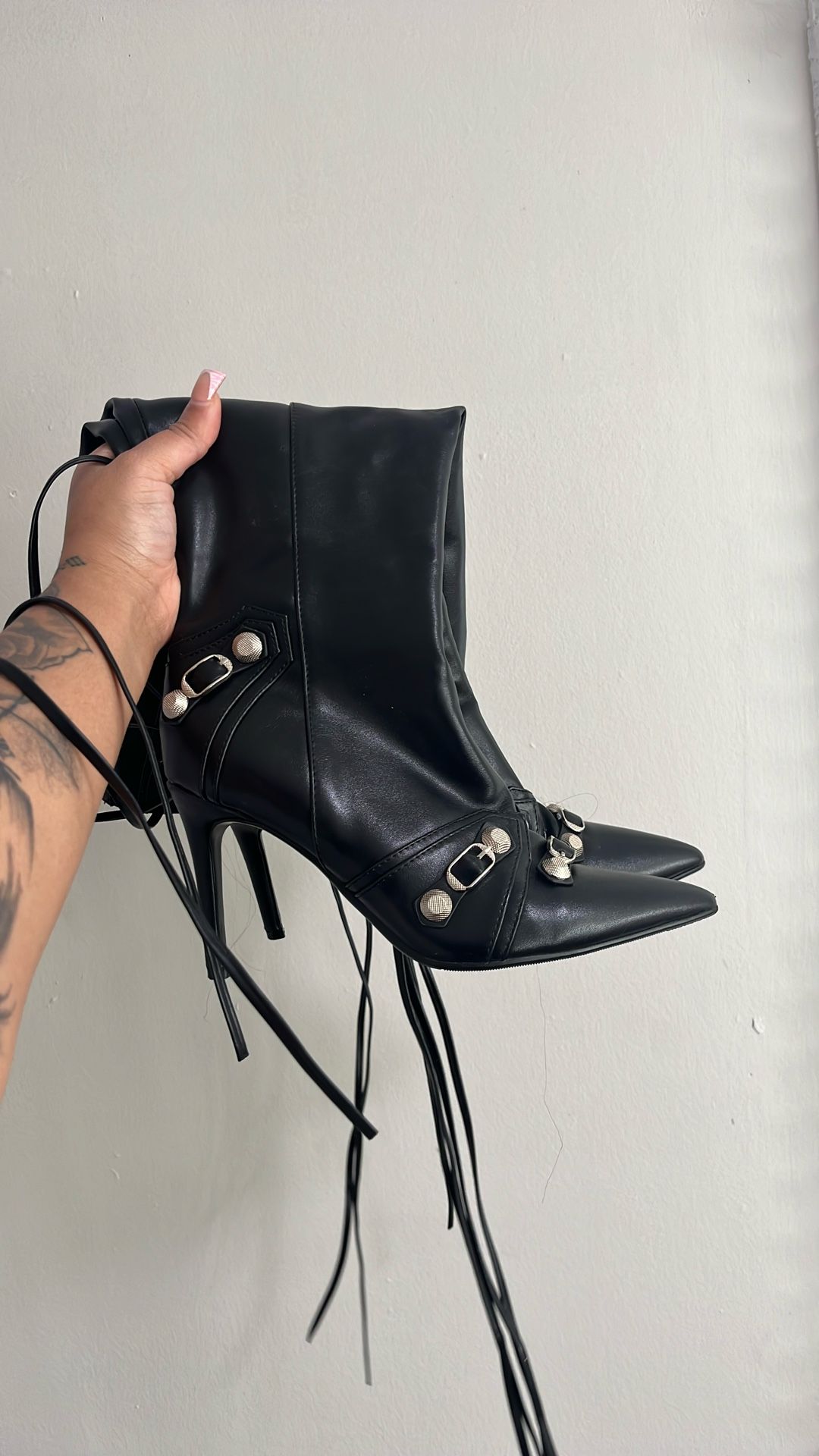 High heel boots 