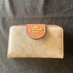Coach Wallet Tan