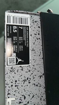 Jordan 4 red thunder size 7 Men’s, 8.5 Women’s