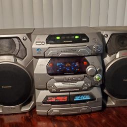 Panasonic SA-AK470 stereo system, part of the Panasonic SC-AK series