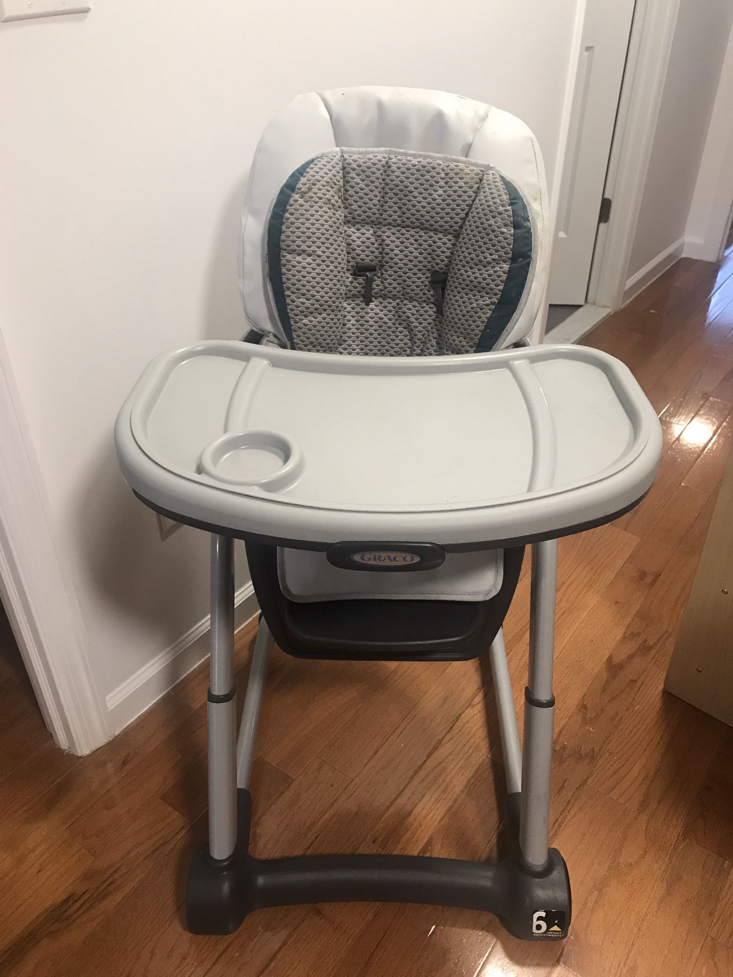 Highchair, Graco, Adjustable and on wheels