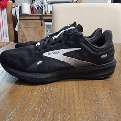 Brooks launch GTS 9