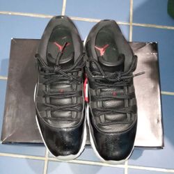 Air Jordan 11 Rétro Low .Size Is 9/5