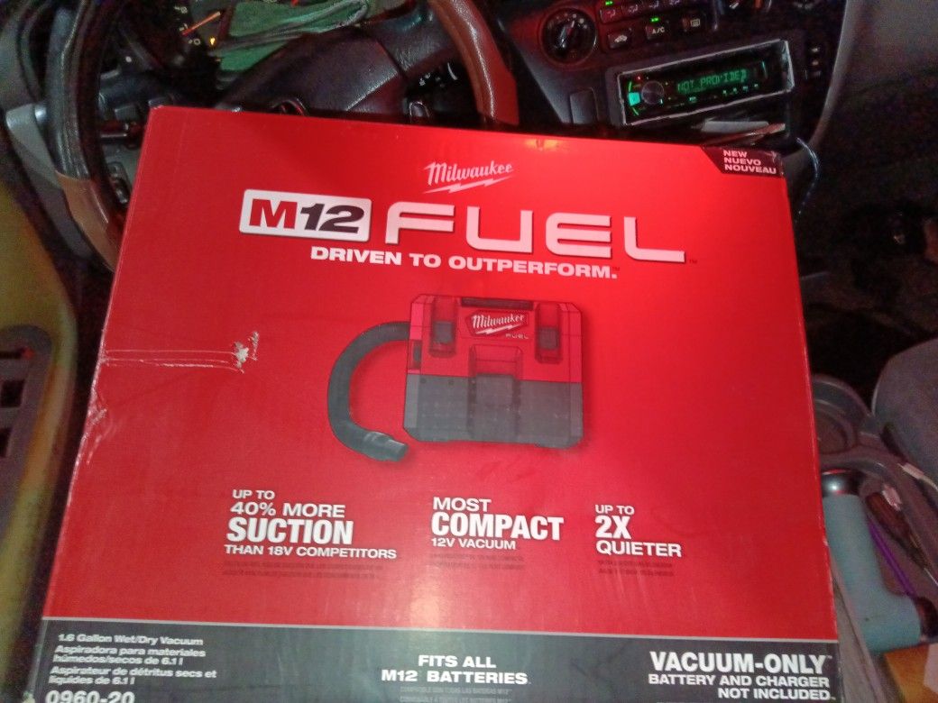 MILWAUKEE PORTABLE SHOP VAC BRAND NEW 