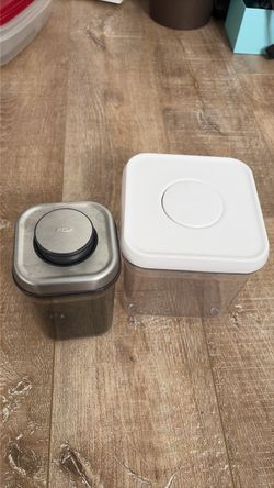 OXO popcontainers - coffee 0.9qt and square 2.4qt