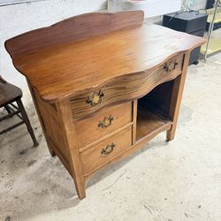Antique oak cabinet/dry sink