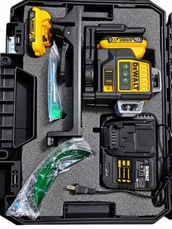 DEWALT 360° Green Laser Level – Self-Leveling